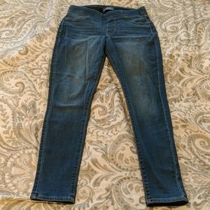 Old Navy Mid-Rise Rockstar Jeggings